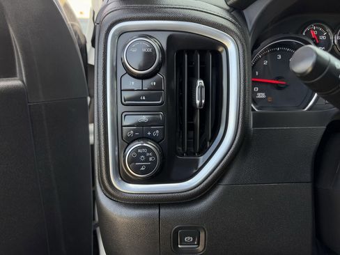 Used 2023 Chevrolet Silverado 2500 LT AWD/4WD image 22