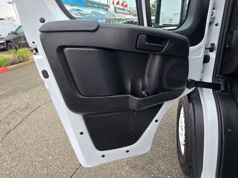Used 2025 RAM ProMaster 2500 w/ Storage Group image 18