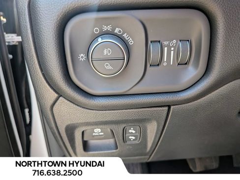 Used 2026 RAM 1500 Laramie AWD/4WD image 28