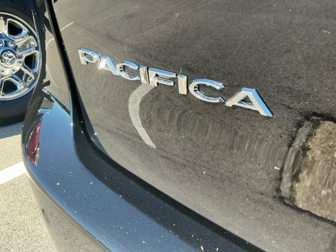 New 2026 Chrysler Pacifica Select AWD/4WD image 18