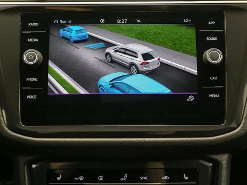 Certified 2024 Volkswagen Tiguan SE R-Line AWD/4WD image 35