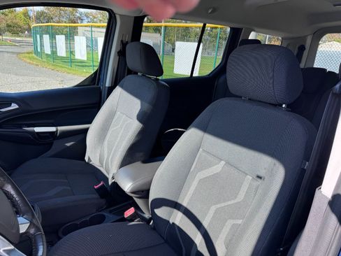 Used 2016 Ford Transit Connect XLT image 14