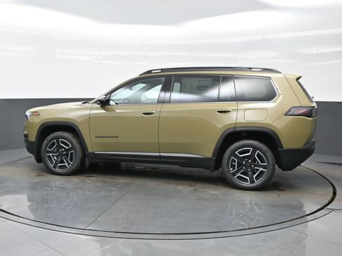 New 2026 Jeep Cherokee Laredo image 3