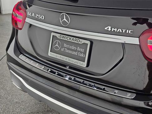 Used 2020 Mercedes-Benz GLA 250 4MATIC w/ Premium Package image 14