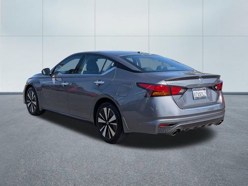 Used 2021 Nissan Altima 2.5 SL FWD image 4