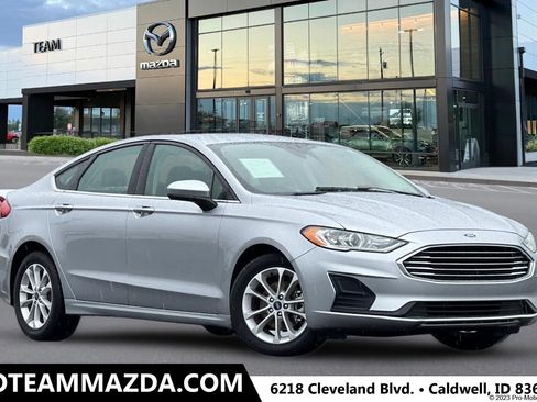 Used 2020 Ford Fusion SE FWD image 1