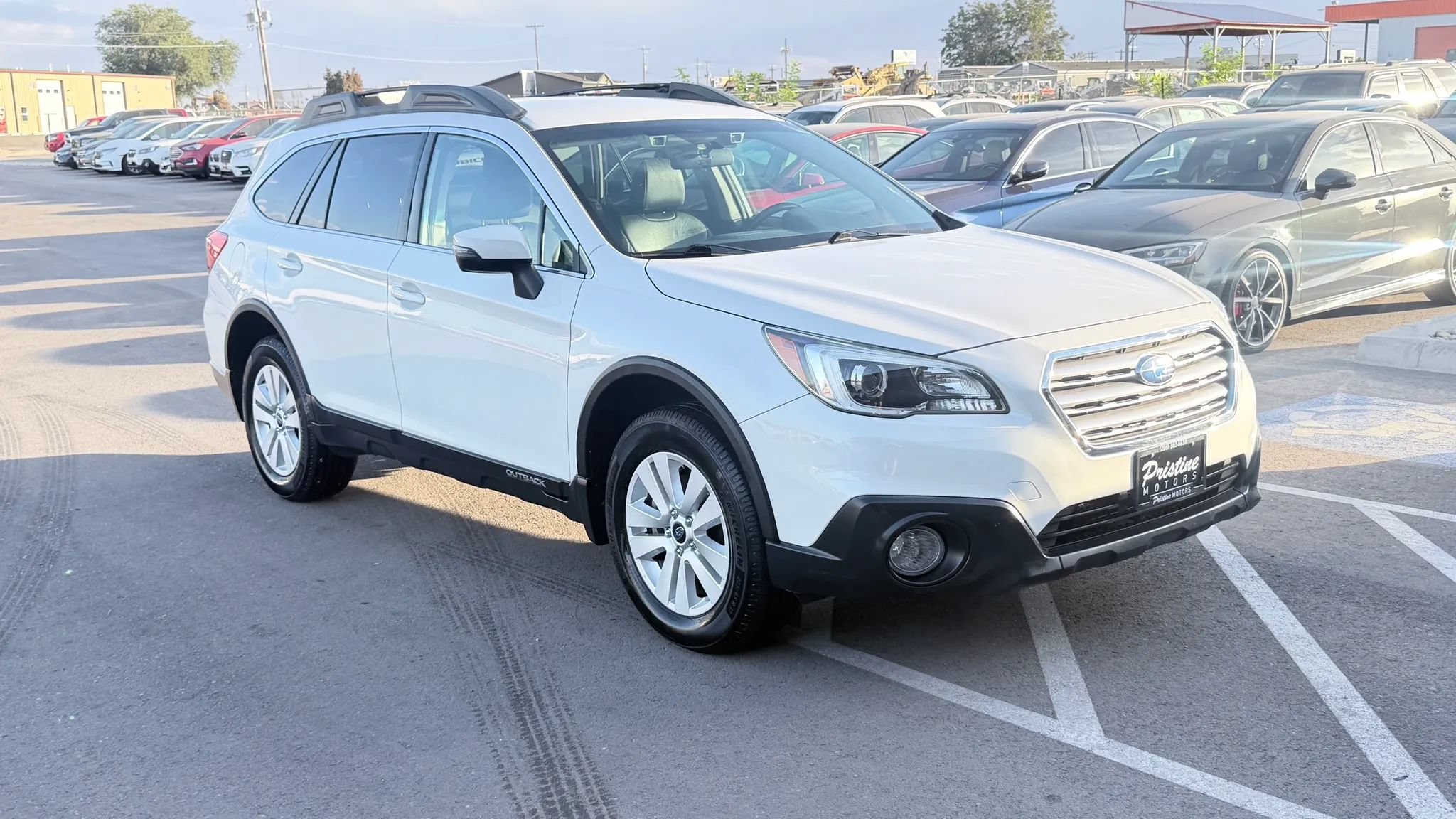 Used 2016 Subaru Outback 2.5i Premium AWD/4WD image 2