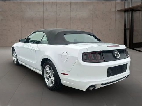 Used 2014 Ford Mustang Convertible RWD image 5