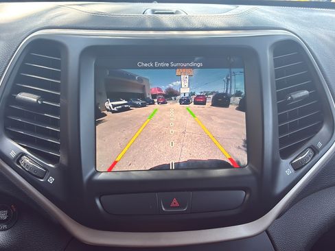 Used 2017 Jeep Cherokee 75th Anniversary AWD/4WD image 29