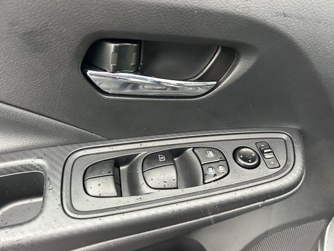 New 2025 Nissan Versa SV w/ Trunk Package image 10