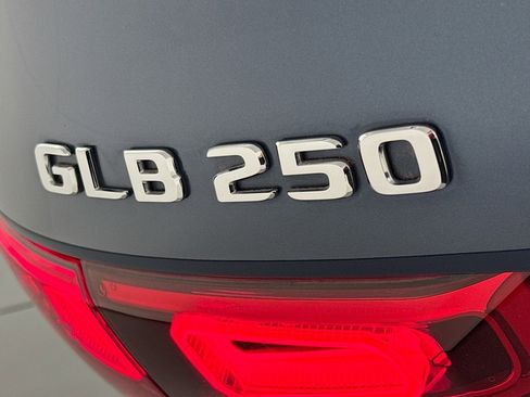 Used 2022 Mercedes-Benz GLB 250 image 9