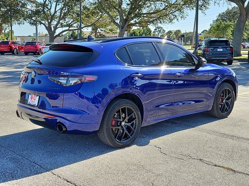 Used 2021 Alfa Romeo Stelvio Ti Sport image 4