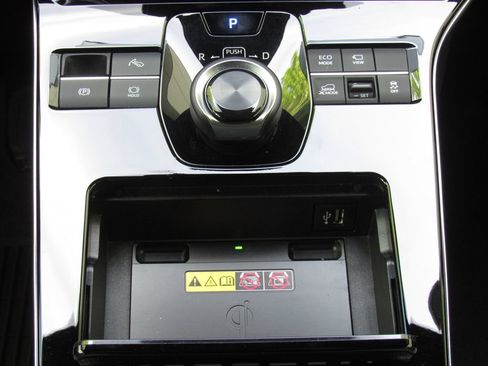 Certified 2023 Toyota bZ4X AWD image 31