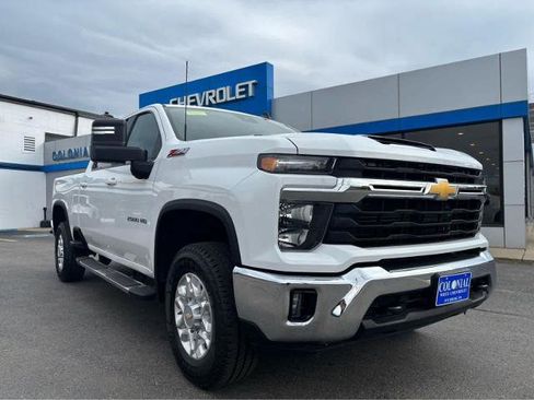 Used 2025 Chevrolet Silverado 2500 LT AWD/4WD image 12