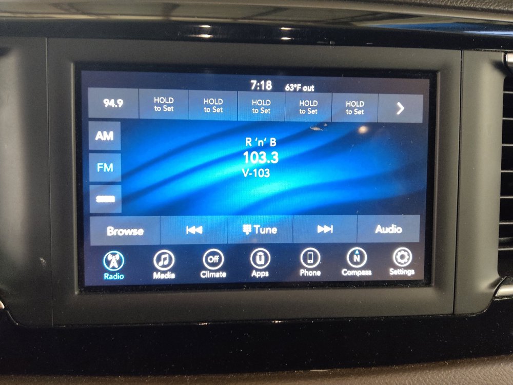 Used 2020 Chrysler Voyager LX FWD image 25