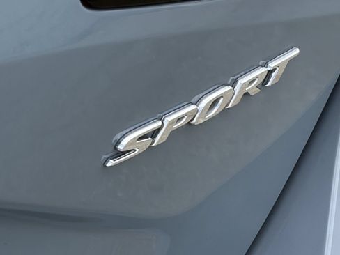 Used 2022 Honda Civic Sport image 6