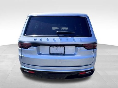 Used 2024 Jeep Wagoneer 4WD w/ Premium Group I image 5