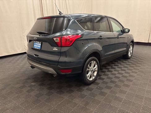 Used 2019 Ford Escape SE image 5