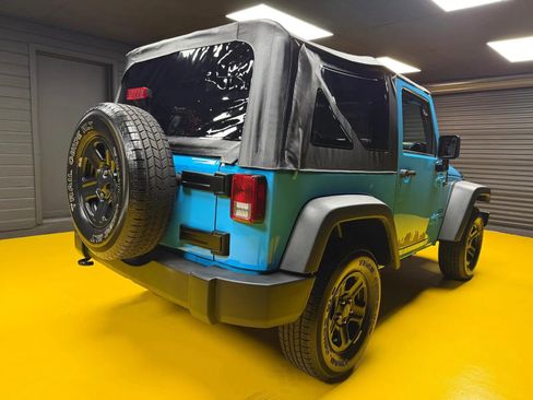 Used 2018 Jeep Wrangler Sport AWD/4WD image 6