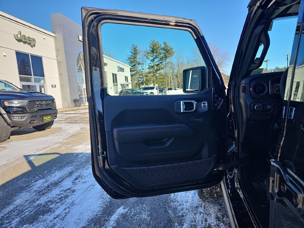 New 2026 Jeep Gladiator Rubicon w/ Safety Group AWD/4WD image 8