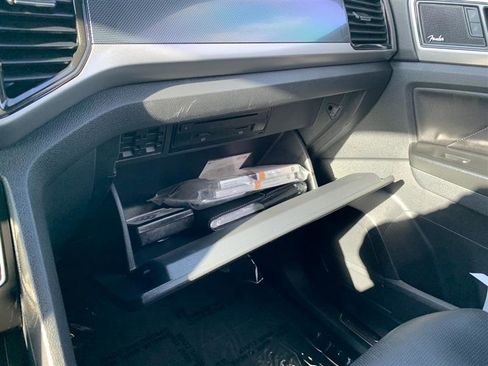 Used 2020 Volkswagen Atlas Cross Sport SEL Premium R-Line image 36