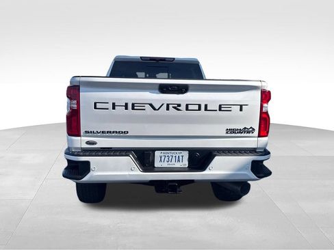 Used 2024 Chevrolet Silverado 2500 High Country w/ LPO, Dark Essentials Package AWD/4WD image 4