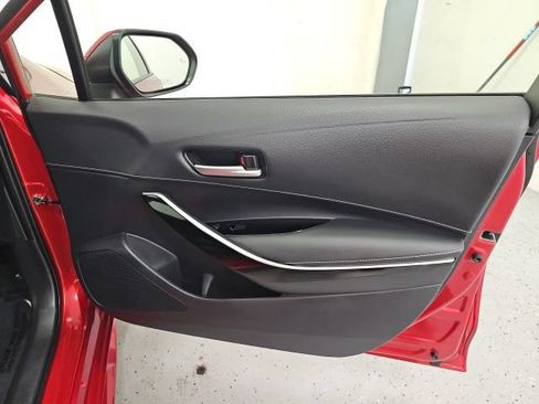 Used 2025 Toyota Corolla XSE FWD image 32
