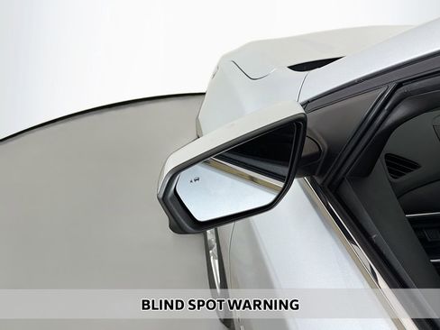Used 2022 Chevrolet Equinox LT FWD image 3