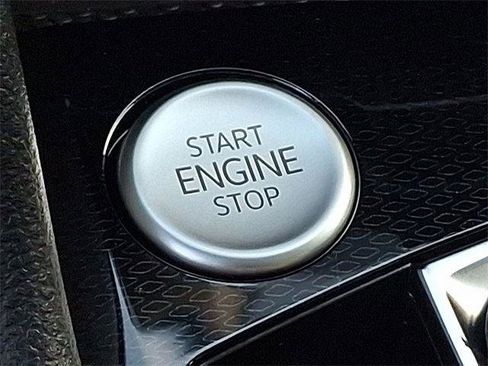 New 2025 Volkswagen Taos SE image 20