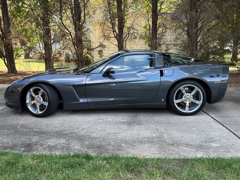 Used 2009 Chevrolet Corvette Coupe RWD image 4