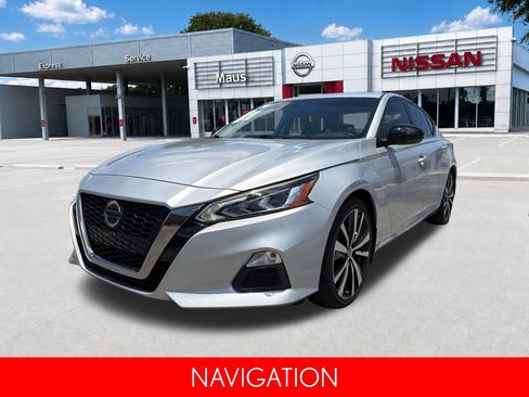 Used 2020 Nissan Altima 2.5 SR w/ Premium Package FWD image 10