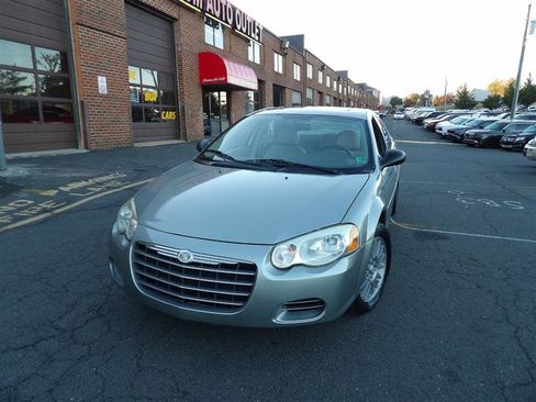 Used 2005 Chrysler Sebring Touring w/ Leather Value Pkg image 2