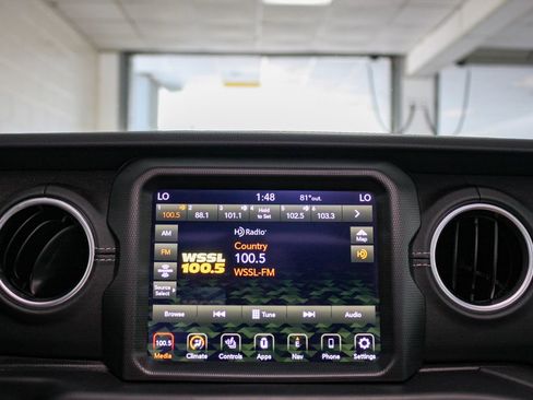 Used 2023 Jeep Wrangler Unlimited Sahara w/ Cold Weather Group AWD/4WD image 11