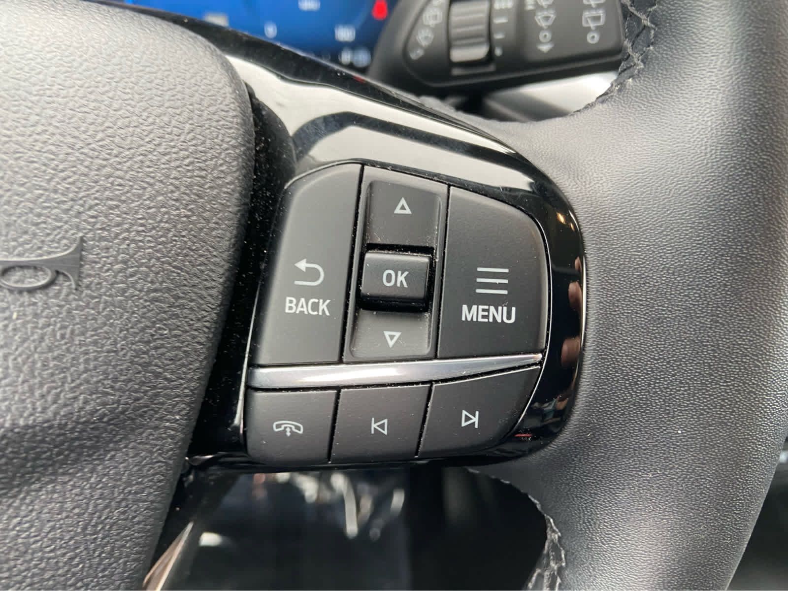 Used 2025 Ford Escape Platinum AWD/4WD image 21