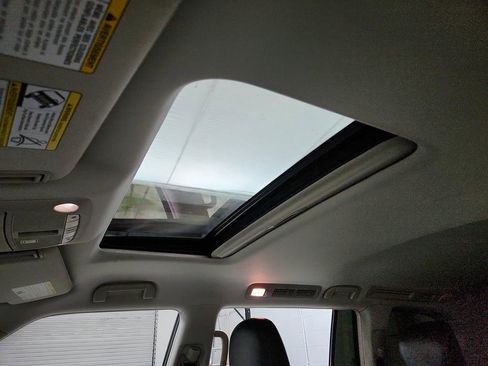 Used 2019 Nissan Armada SL w/ Premium Package image 15