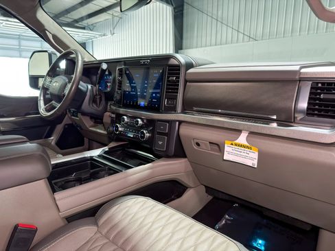 Used 2026 Ford F450 Platinum w/ Platinum Plus Package AWD/4WD image 18