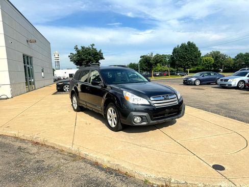 Used 2013 Subaru Outback 2.5i Premium w/ Popular Pkg 1B image 3