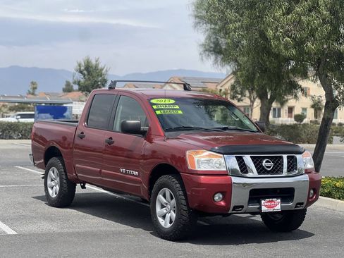 Used 2013 Nissan Titan SV w/ SV Value Truck Pkg AWD/4WD image 5