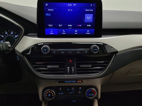 Used 2022 Ford Escape SE image 25