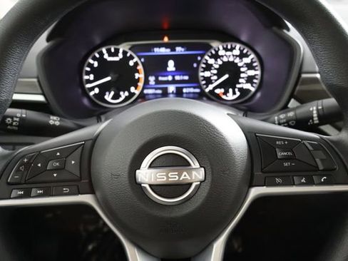 Used 2025 Nissan Altima 2.5 SV FWD image 22