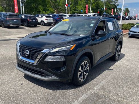 Used 2023 Nissan Rogue SV FWD image 2