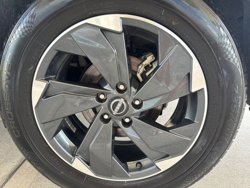 Used 2025 Nissan Rogue SV AWD/4WD image 5