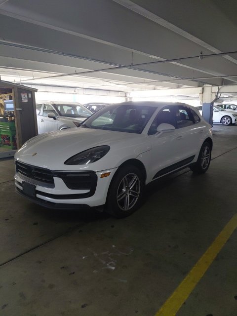 Used 2024 Porsche Macan AWD/4WD image 4