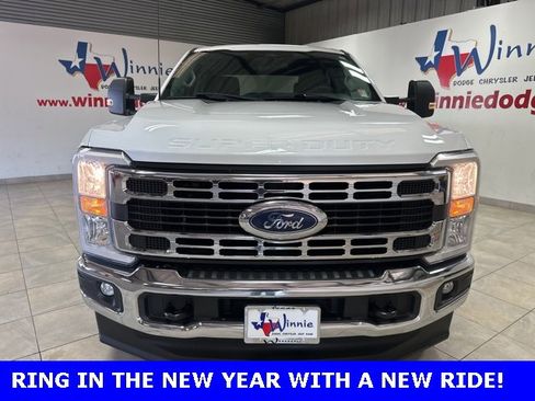Used 2024 Ford F350 XLT image 3