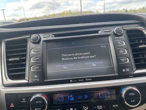 Used 2019 Toyota Highlander Limited Platinum AWD/4WD image 64