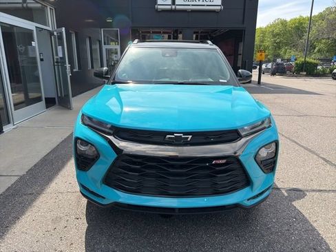 Used 2021 Chevrolet TrailBlazer RS w/ Sun and Liftgate Package AWD/4WD image 2