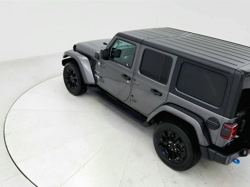 Used 2023 Jeep Wrangler Unlimited Sahara AWD/4WD image 15