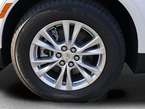 New 2026 Cadillac XT5 Luxury image 9