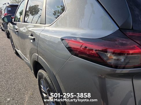 Used 2023 Nissan Rogue S AWD/4WD image 9