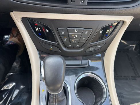 Used 2018 Buick Envision Essence image 18
